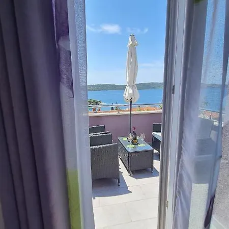 Apartmani Ferdi *