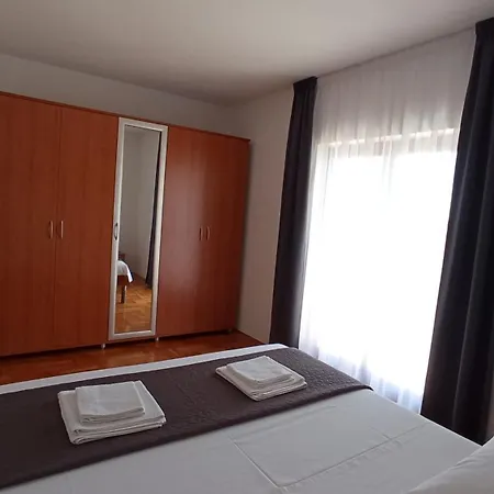 Apartment Apartmani Ferdi