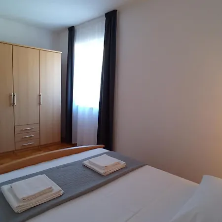 Apartmani Ferdi * Trogir