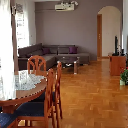 Apartmani Ferdi Apartment *