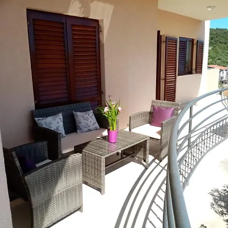 アパート Ferdi トロギール