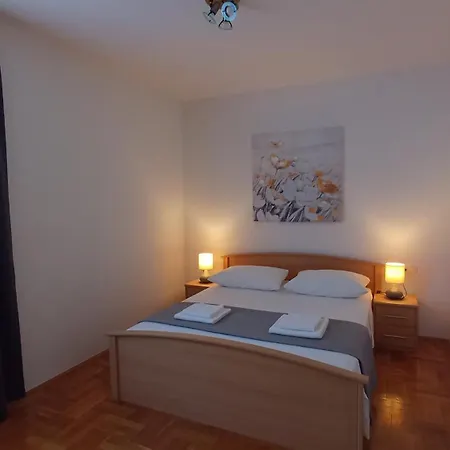 Apartmani Ferdi Apartman *