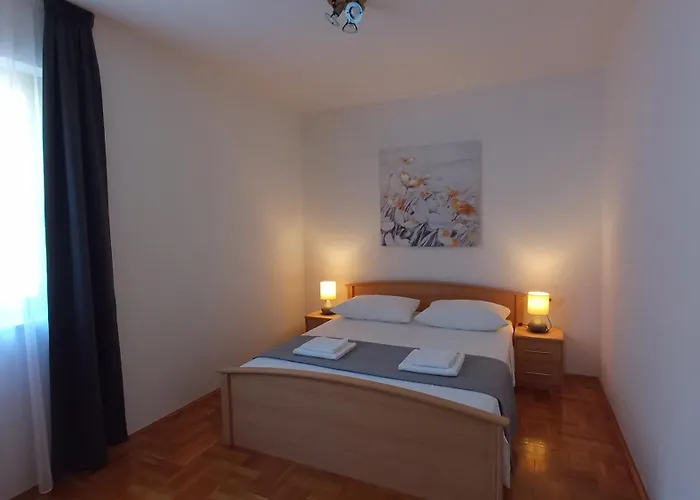 Apartmani Ferdi Apartman *