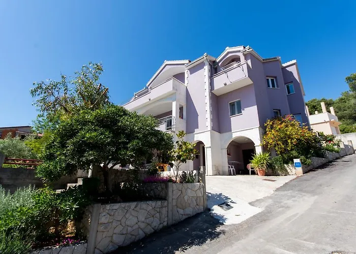 アパート Ferdi トロギール