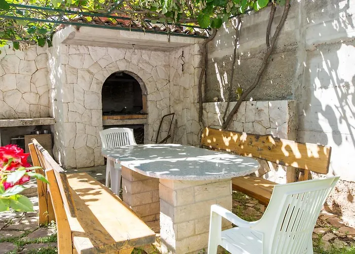 アパート Ferdi トロギール